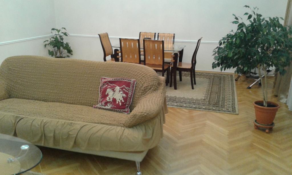 Neftiannikov Avenue Apartment Баку Экстерьер фото